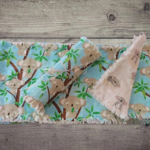 Burp Cloth, Flannel Rag Quilt Style, Reversible Koala Bears, Set of 4 - Picture 7 of 7